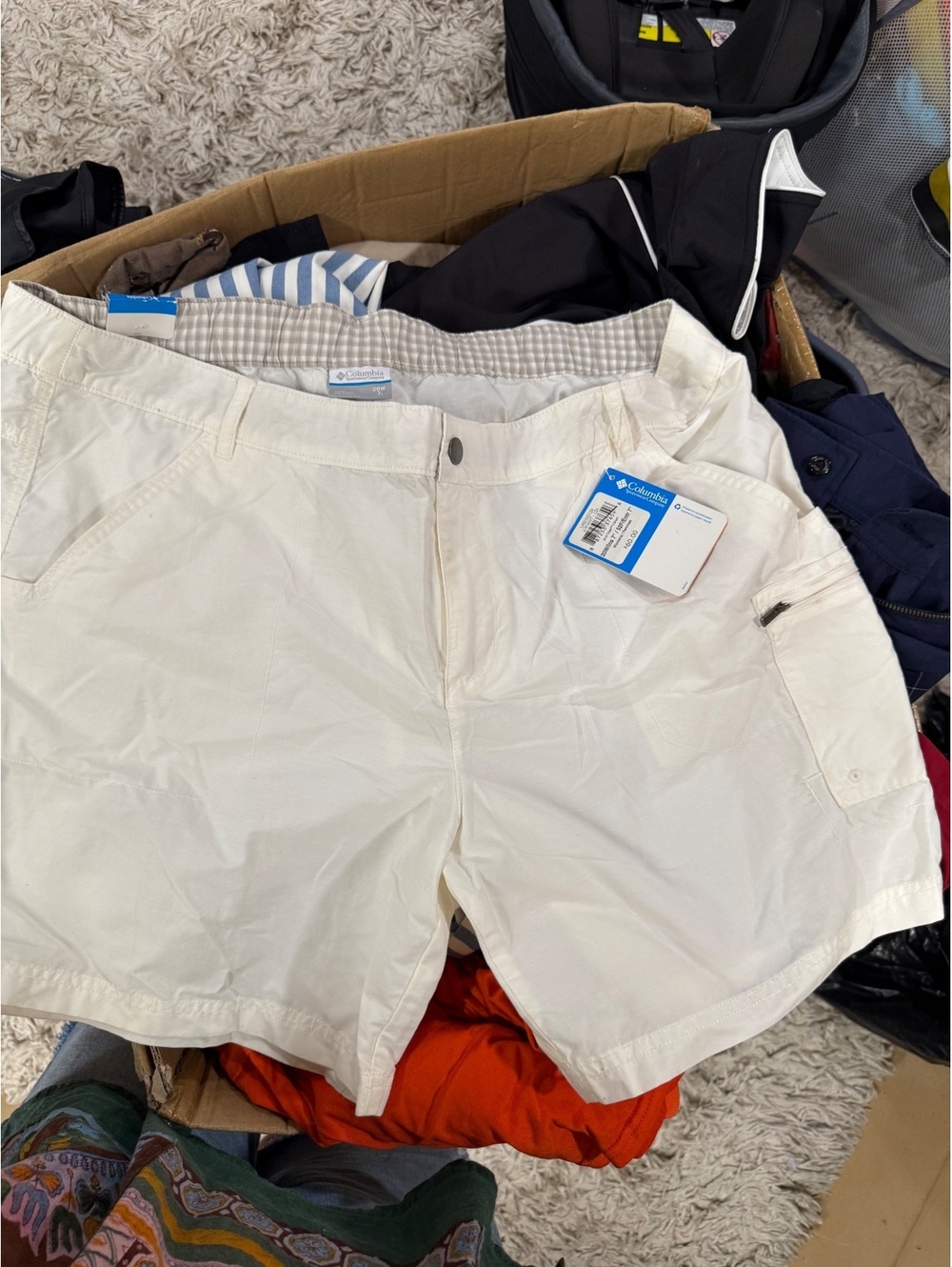 Ladies Columbia shorts NWT